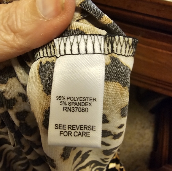 TOP WOMAN'S SIZE 26/28 (4X) - Picture 6 of 6